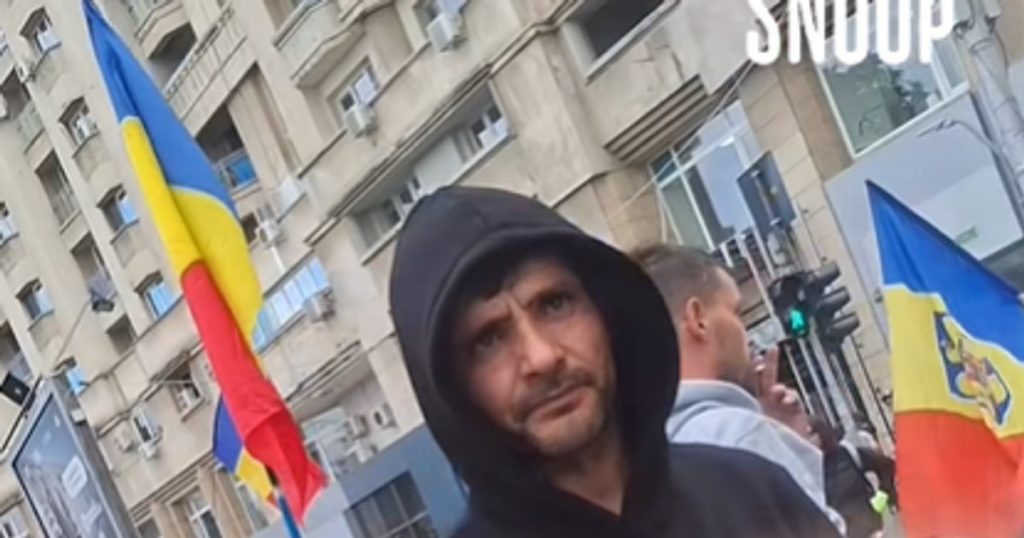 Jurnalistă agresată în timpul protestului din București. Un bărbat cu fața acoperită i-a lovit camera