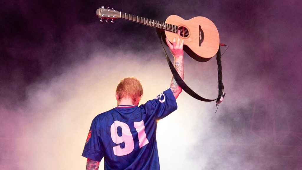 Patru artiști se retrag din turneul lui Ed Sheeran după ce rapperul Macklemore a fost scos din program