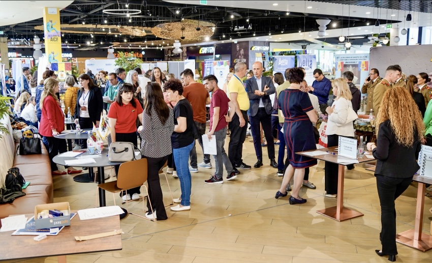 Bursa locurilor de muncă pentru absolvenți, la Argeș Mall