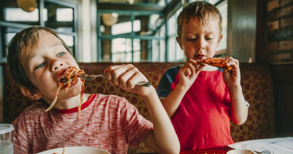 Hoteluri și restaurante „fără copii”: fenomenul care ia amploare într-o țară europeană şi stârneşte controverse şi acuzaţii de discriminare