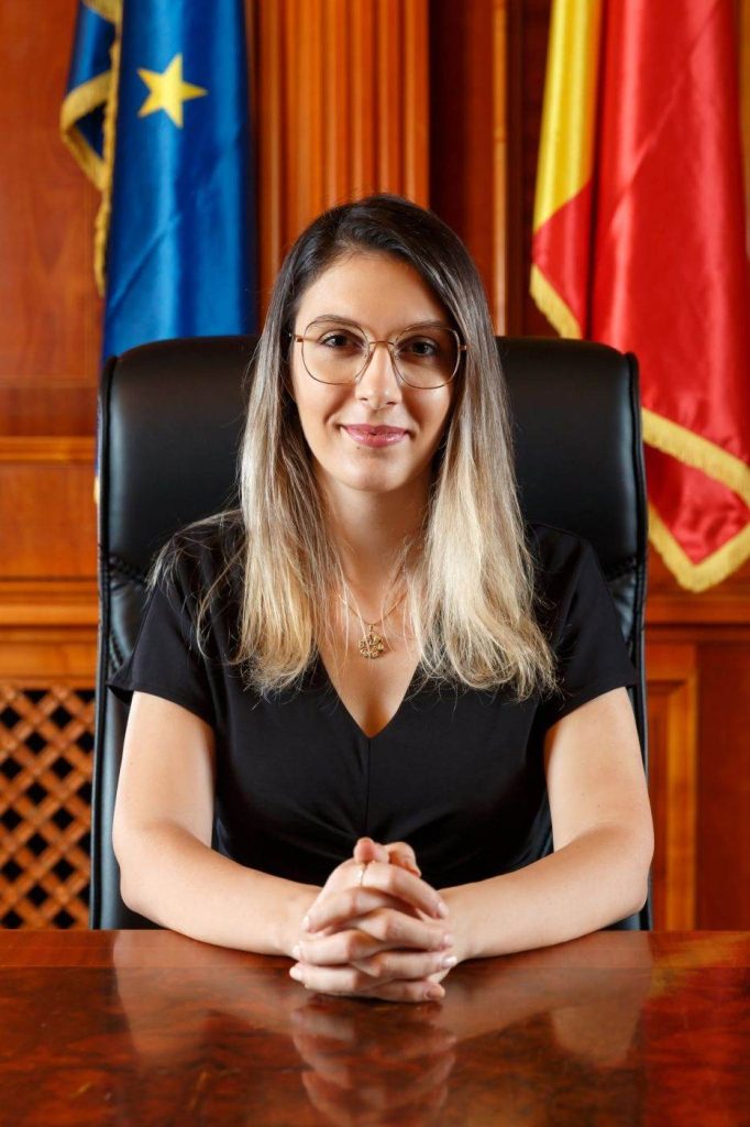 Diana Buzoianu: Căsătoriile forţate vor fi sancţionate cu închisoarea; Parlamentul a votat proiectul de lege