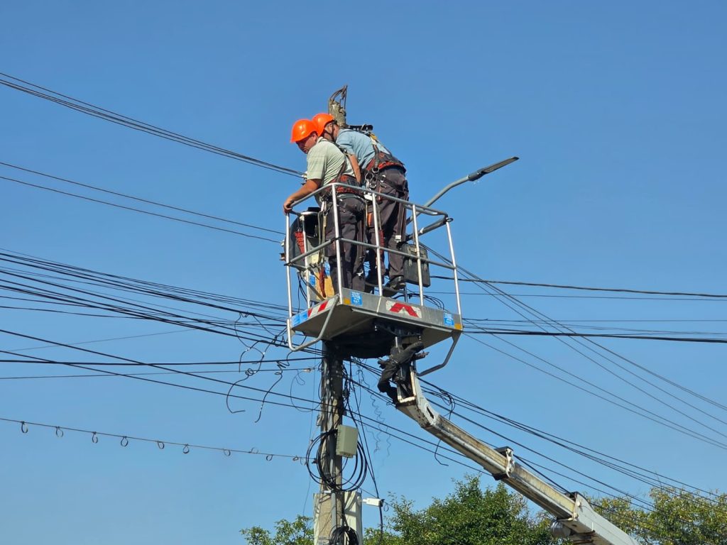 Trei localități din județul Botoșani nu vor avea, mâine dimineață, energie electrică