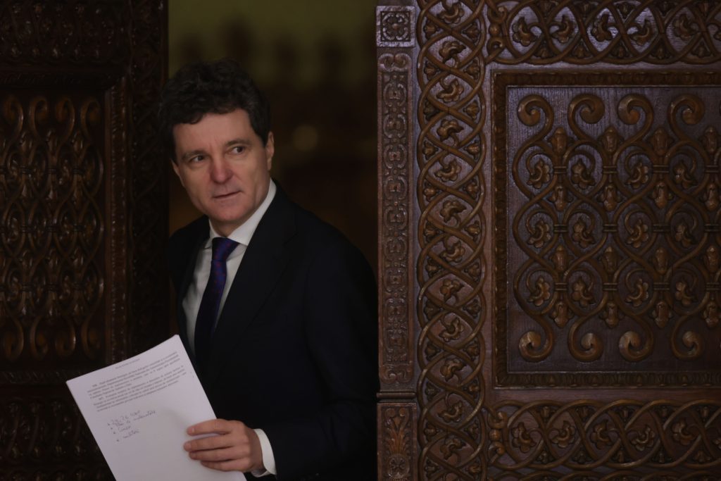 Zi decisivă la Cotroceni: Nicușor Dan, consultări cu partidele / Președintele urmează să numească un premier după 5 luni de interimat la Palatul Victoria / Numele vehiculate / Urmărește LIVE pe G4Media declarațiile și momentele relevante ale zilei