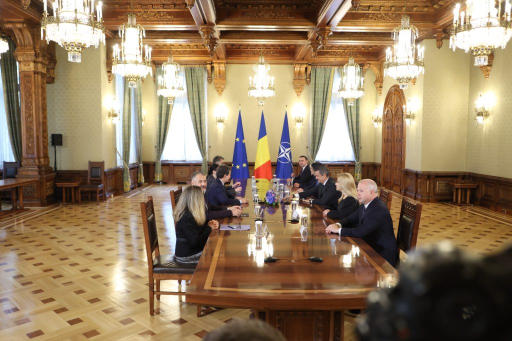 Nicușor Dan a început consultările cu partidele pentru desemnarea premierului. Delegația PSD, prima primită la Cotroceni
