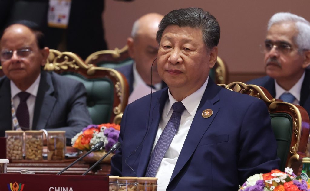 Presa mondială, în alertă: Președintele Chinei ar fi suferit un accident vascular și ar fi leșinat în timpul summitului BRICS de la New Delhi. Beijingul nu comentează