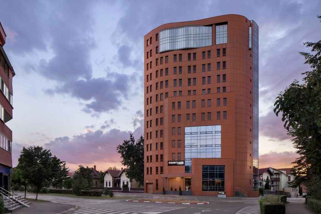 Sibiul intră pe harta Marriott: fostul Golden Tulip Ana Tower devine Courtyard by Marriott Downtown Sibiu