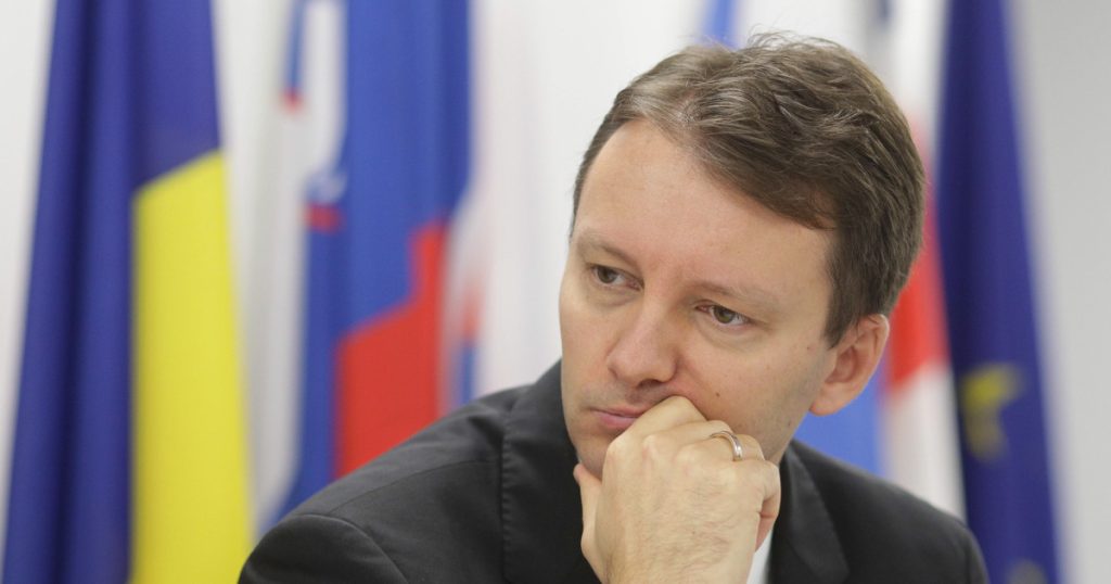 Șansele ca guvernul Siegfried Mureşan să treacă de Parlament: ce ar putea convinge PSD să susțină propunerea PNL, USR, UDMR