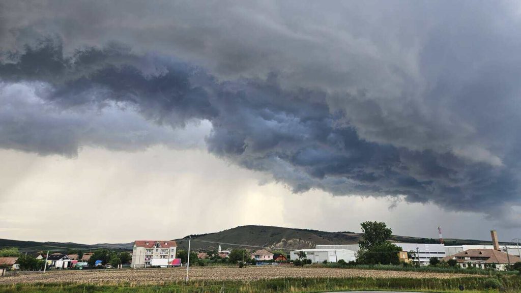 Vreme schimbătoare până la mijlocul lui octombrie unde va fi mai frig și când cresc temperaturile