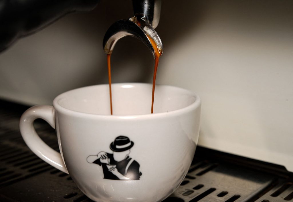 Ce se ascunde în ceașca de cafea: diferențele dintre cappuccino, latte, americano și flat white