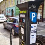 Taxa de parcare în zona zero a municipiului Braşov, inclusiv în centru şi în Poiana Braşov, ar uma să crească la 10 lei ora în weekend şi la 5 lei ora în cursul săptămânii. În prezent, ora de parcare costă 3 lei, iar duminica este gratis