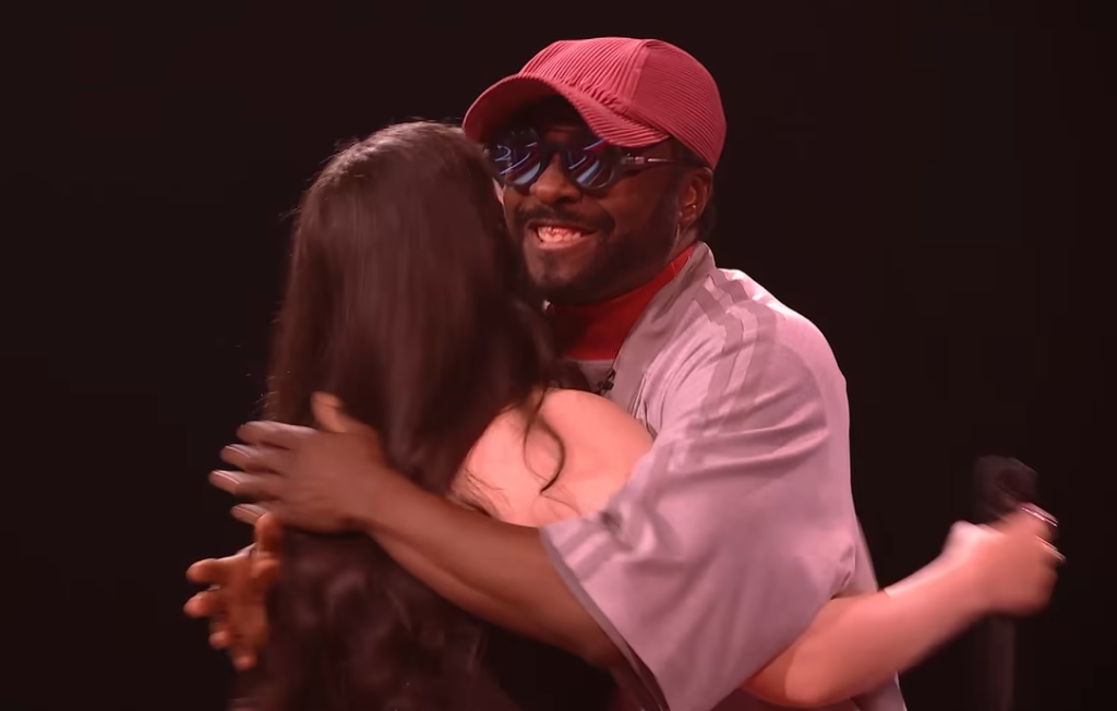 De la The Voice UK la Vocea României. După ce a întors patru scaune în Anglia, vine în această seară la Vocea României