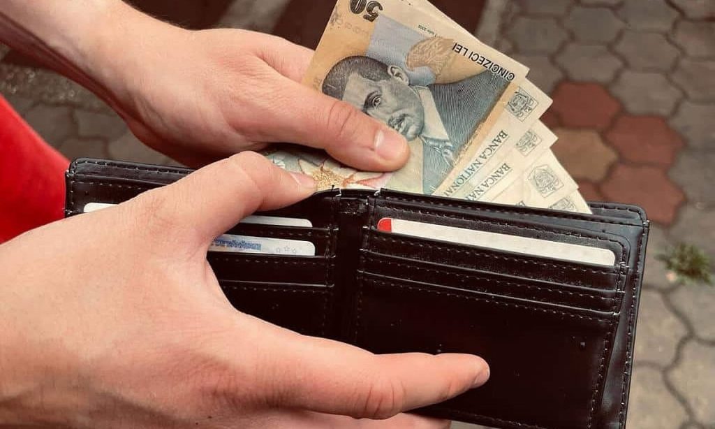 Taxarea muncii în România, peste media UE. Exemplu: din 10.225 de lei cheltuiți de firmă, angajatul primește 5.850 de lei. TOP
