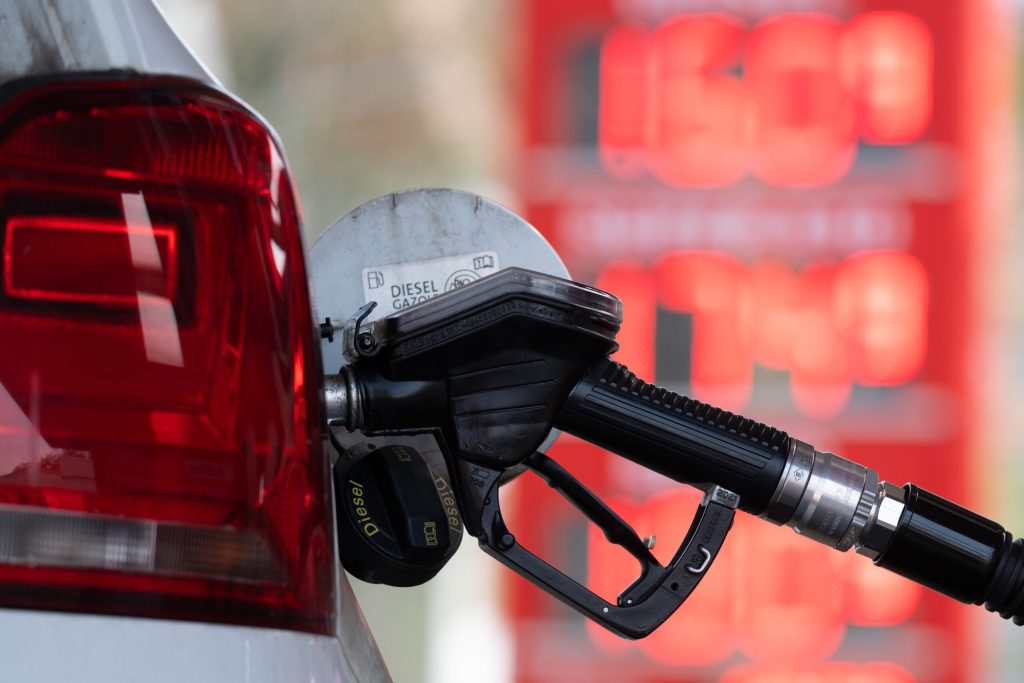 Germania intervine pentru a limita scumpirea carburanților. Taxele vor fi reduse, iar prețurile ar putea fi plafonate