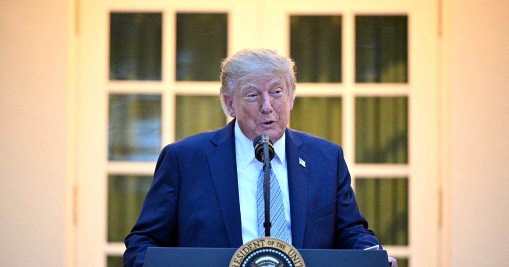Trump lovește în petrolul rusesc și în „flota fantomă”: legea care înăsprește sancțiunile ar putea afecta China și India