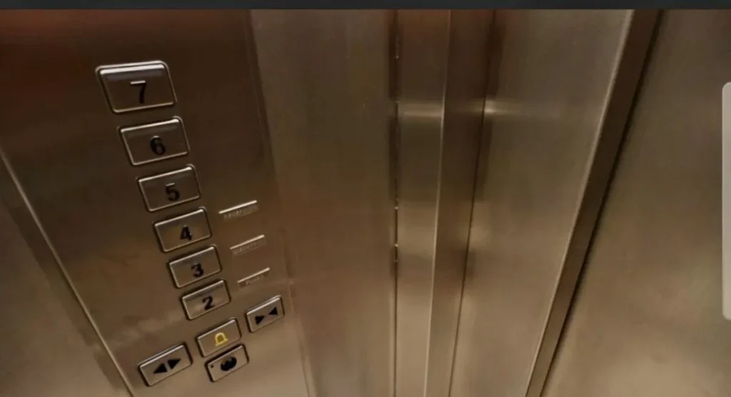 Panică într-un bloc din Cluj-Napoca: Lift plin de fum și mobilizare de urgență a pompierilor