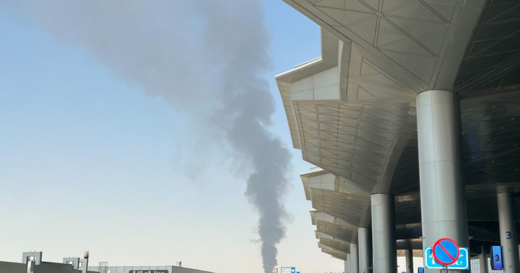 Explozii puternice și incendiu major în capitala Arabiei Saudite, în primele atacuri de după reluarea luptelor cu rebelii Houthi
