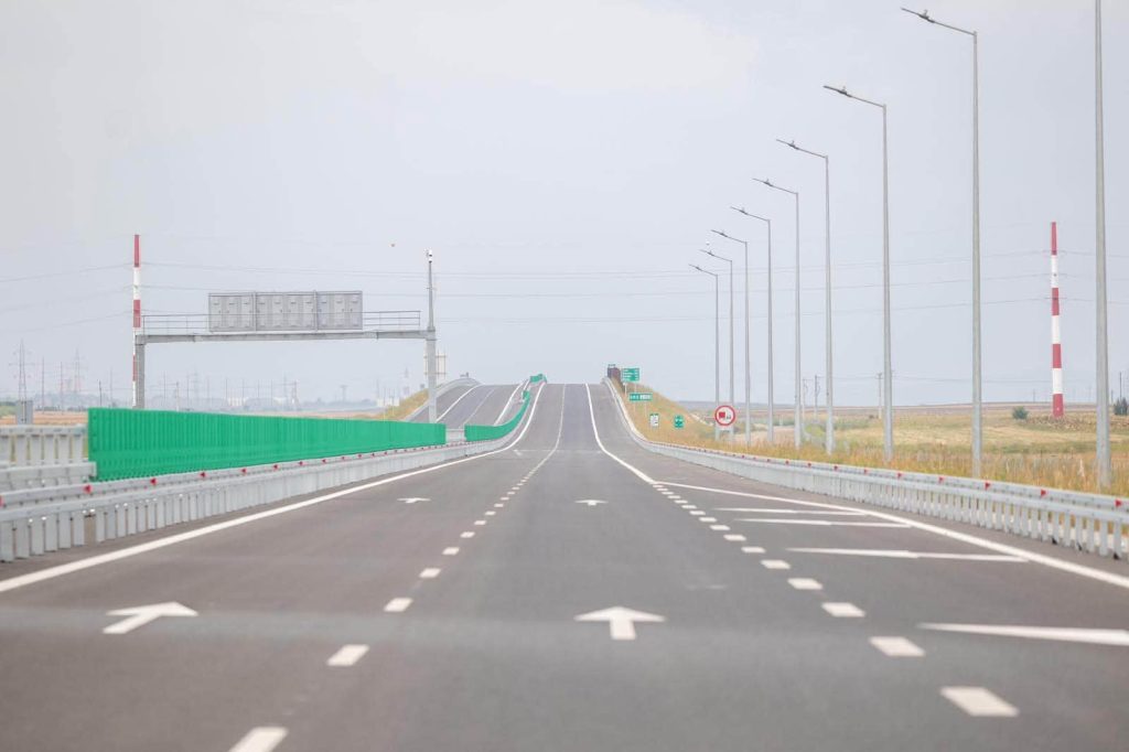 Soferi care staționează pe banda de urgență: 18 amenzi într-o singură săptămână / Aproape 3.000 de sancțiuni pe autostrăzi