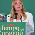 Giorgia Meloni anunță măsuri dure în școlile din Italia: plafon pentru elevii străini și interdicție pentru burqa și niqab