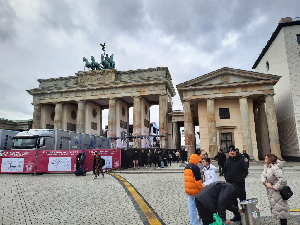 Alegeri în Germania: Extrema stângă, în frunte la scrutinul regional din Berlin / Exit-poll: 24,5% pentru partidul Stânga / AfD, sub CDU