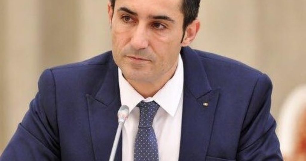Manda susține că Ilie Bolojan, demis de PSD și AUR, a rămas la guvernare în urma unei „înțelegeri secrete” cu George Simion