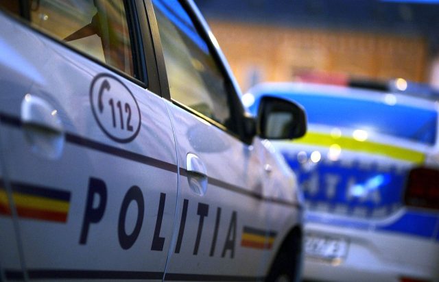 Dosar penal pentru conducere fără permis și încredințarea vehiculului după un control pe strada Fermelor