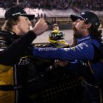 Doi piloţi s-au luat la bătaie după o cursă NASCAR. Care este motivul - VIDEO
