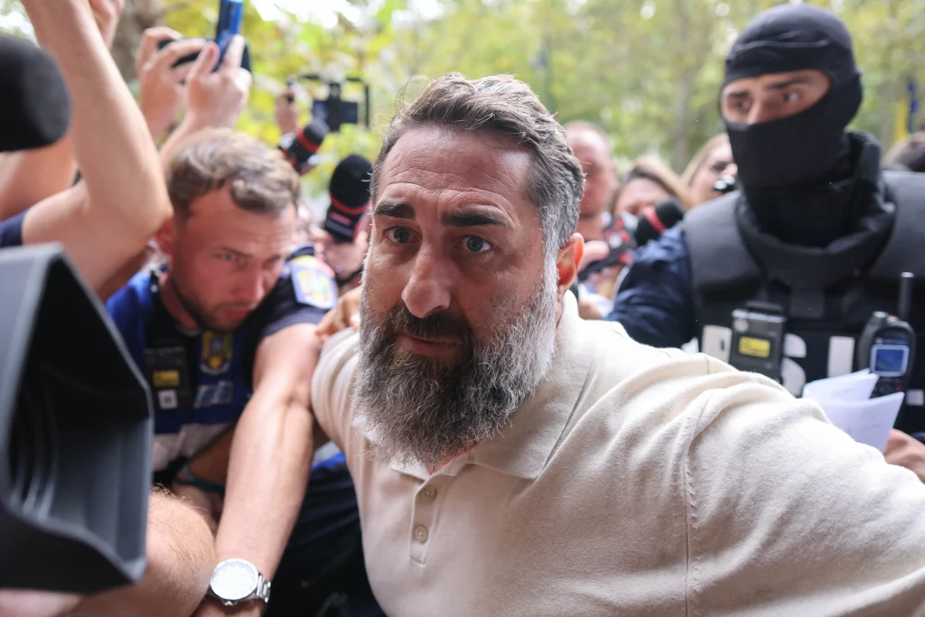 Imagini cu omul de afaceri Ionel Rusen când ajunge la DIICOT pentru audieri