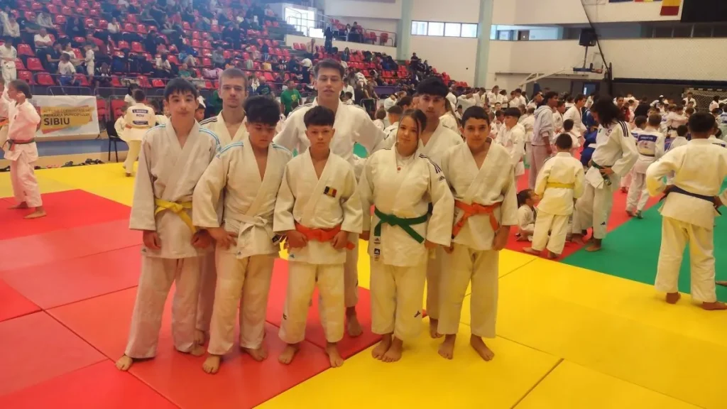 Aur și argint pentru judoka din Câmpia Turzii! ACS ActivJudo, pe podium la puternicul turneu internațional de la Sibiu
