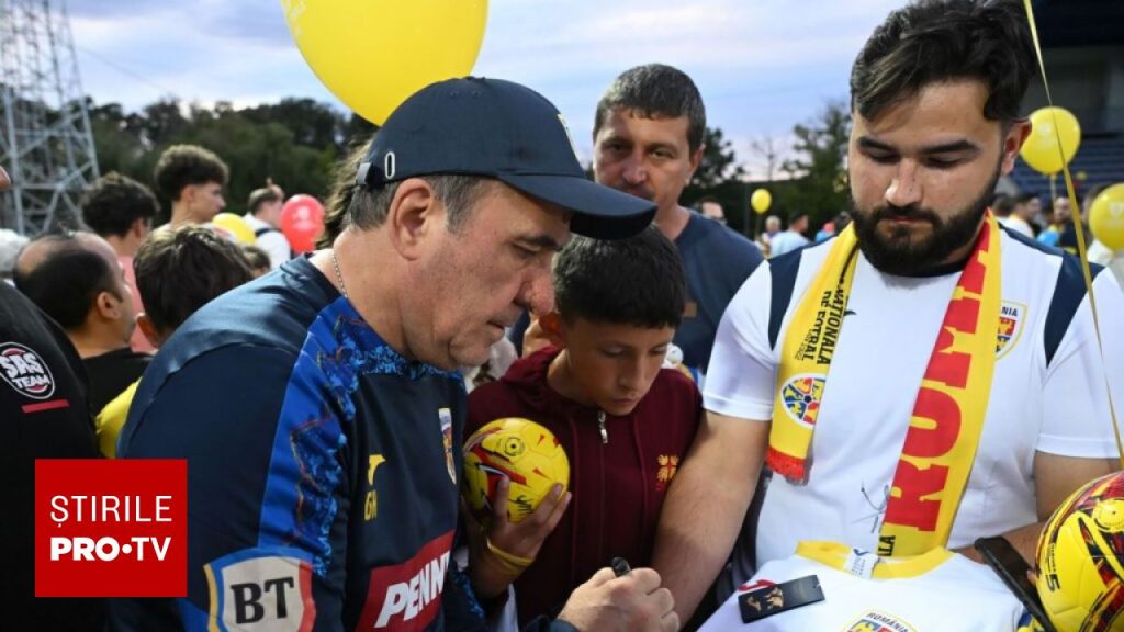 Naționala României și-a deschis porțile pentru fani la Mogoșoaia. Aproape 500 de spectatori au venit la antrenament. FOTO