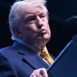 Trump anunţă că lucrează la un acord ”uriaş” în vederea cumpărării de potasă din Belarus, ”mult mai ieftină” decât cea din Canada