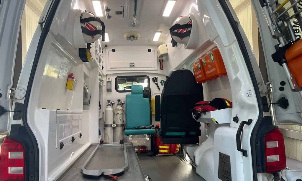 Bărbat prins într-un utilaj, la Pianu de Jos. Intervin pompierii