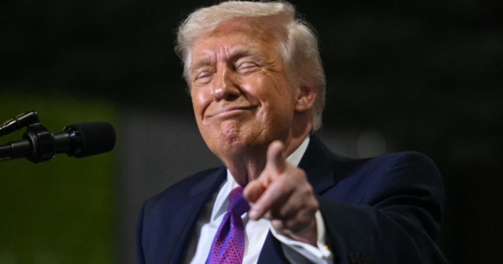 După ce a interzis accesul mai multor publicații la Casa Albă, Trump și-a lansat propria televiziune: „Actualizări în timp real”