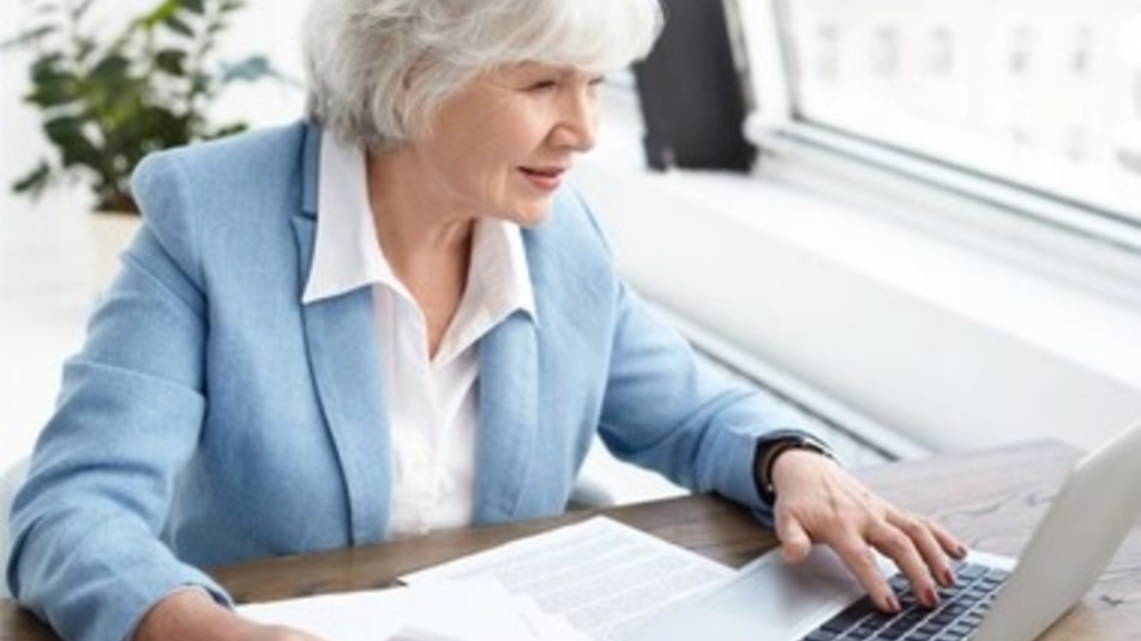 Peste o treime dintre angajații români consideră sprijinul pentru pensionare un beneficiu salarial important