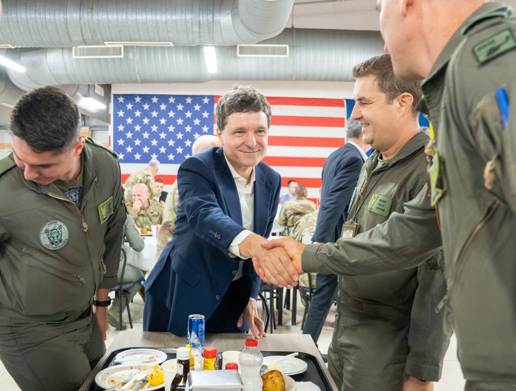 Nicușor Dan, în presa americană: Incursiunile dronelor nu schimbă sprijinul pentru Ucraina. România vrea soldați americani și mai multe investiții din SUA
