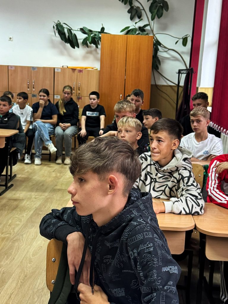 SIGURANȚA MINORILOR – o prioritate a polițiștilor botoșăneni în cadrul „Săptămânii prevenirii criminalității” – FOTO