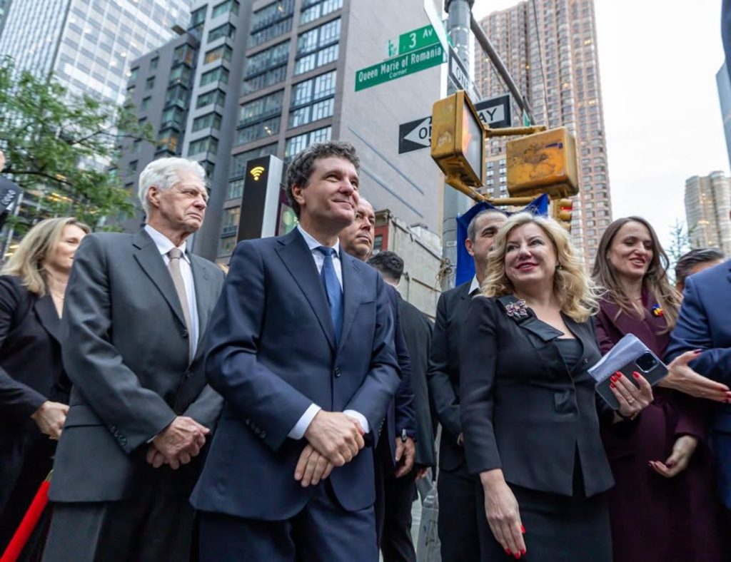 Nicușor Dan s-a întâlnit cu  românii din SUA. Subiectul sensibil abordat de șeful statului la New York
