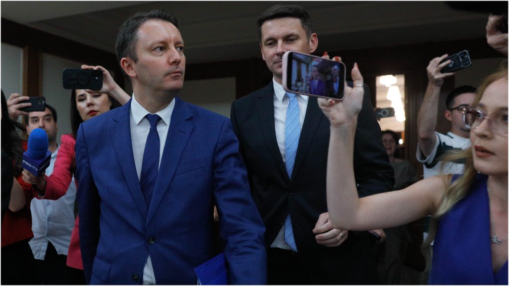 Politologul Costin Ciobanu, despre șansele Guvernului Mureșan: „AUR poate să genereze anumite surprize”. Ce spune despre intențiile PSD față de partidul lui Simion | VIDEO