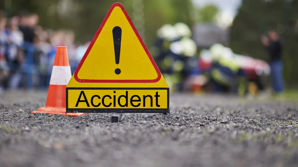 Accident pe DJ 203C. 7 persoane sunt evaluate medical