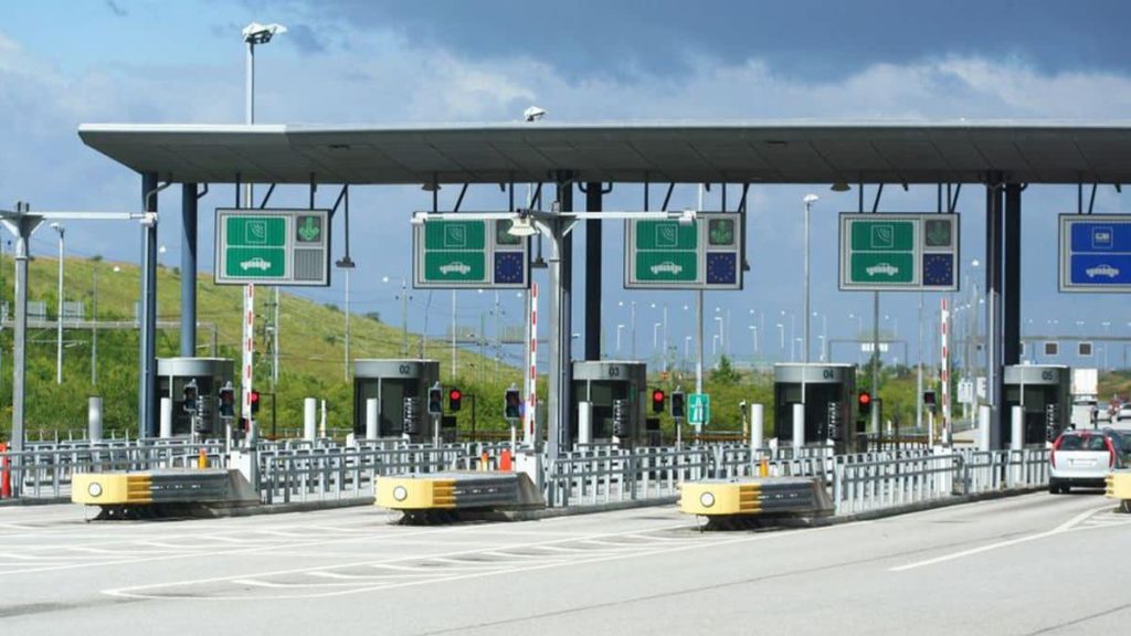 Dispar taxele de pod de la Feteşti, Vadu Oii, Giurgiu şi Calafat. Miruţă a explicat de ce şi de când nu le vor mai plăti şoferii