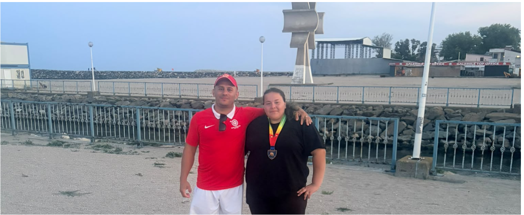 Lupte pe plajă. Larisa Păducel, campioană națională la U20