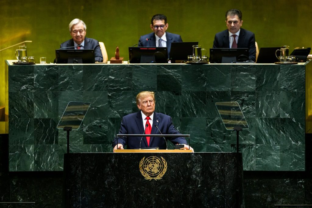 „Îi împing în Iad”. Trump amenință de la tribuna ONU într-o intervenție uluitoare chiar și pentru el
