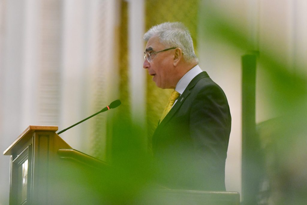 Un lider AUR dezvăluie cine îi influențează deciziile politice: Bem cafea împreună