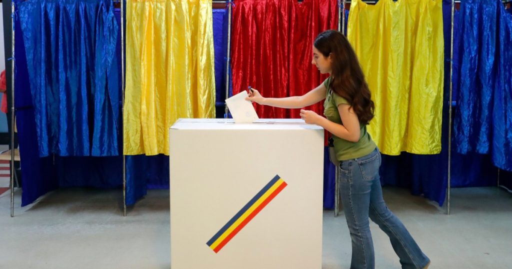Pe cine ar vota românii dacă duminică ar avea loc alegeri. Un singur partid a crescut în preferințele de vot în ultima lună (CURS)