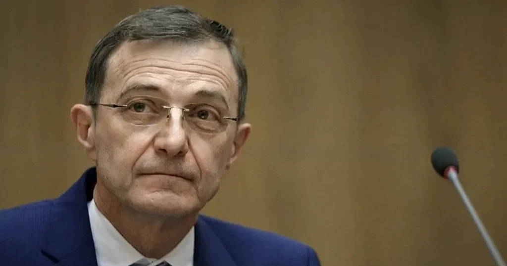 Profesorii, între dispreț și respect! Prof. Ioan-Aurel Pop explică de ce educația nu poate exista fără dascăli