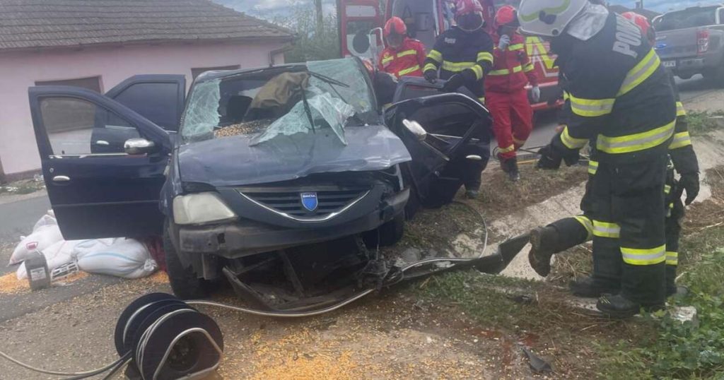 Grav accident la Belfir. Un pompier aflat în timpul liber a intervenit primul pentru salvarea unei victime rămasă încarcerată