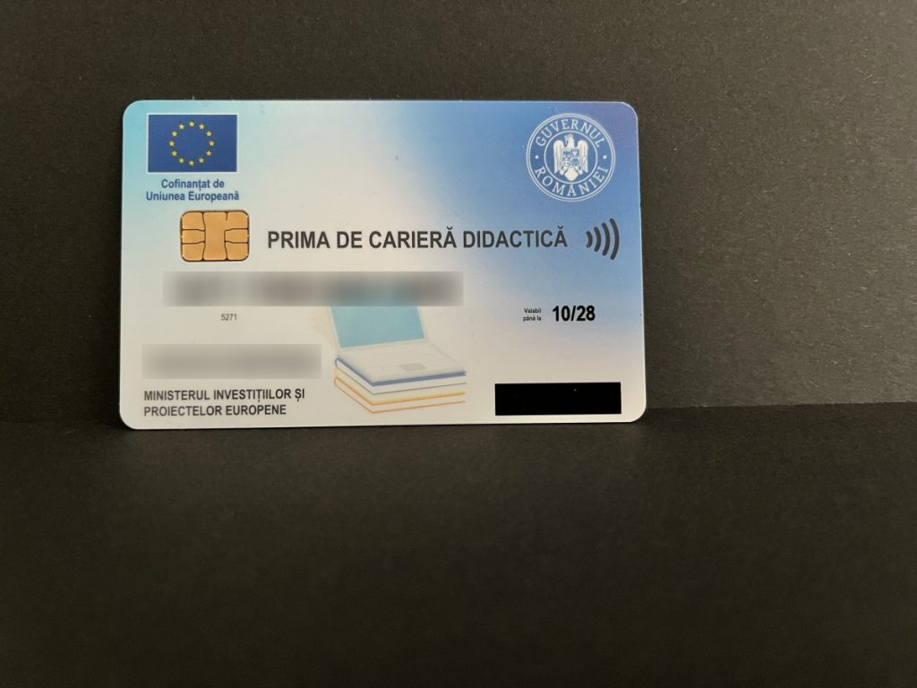 EXCLUSIV Aproape 52.000 de profesori și angajați din educație, validați de Ministerul Educației și SPP pentru a încasa prima didactică, nu primiseră încă banii pentru că nu și-au activat cardul, potrivit MIPE