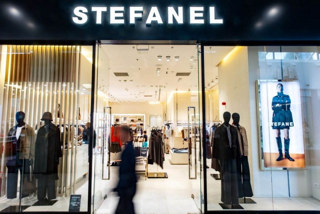 Retailerul de haine Stefanel și-a deschis un magazin în centrul comercial Palas Iași. Aceasta e singura locație din regiune pentru celebrul brand italian