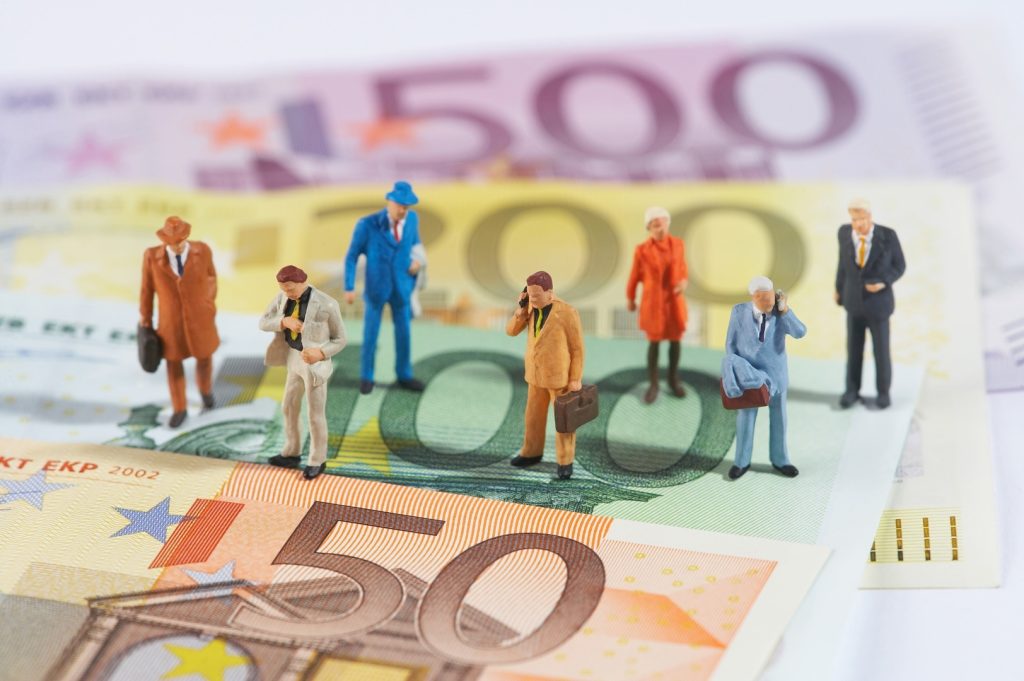 BERD estimează un declin de 0,2% al PIB-ului României în acest an şi avertizează că riscurile negative persistă