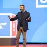 Dines, UiPath: Îmbătrânesc, mă dor cam toate. M-am apucat de peptide, de suplimente... Cred că iau vreo 60 de suplimente diferite pe zi. Și toate au fost recomandate și verificate de AI!