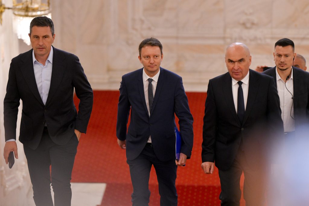 Partidele își împart fotoliile din viitorul Guvern. Ministru USR: Discutăm despre continuitate